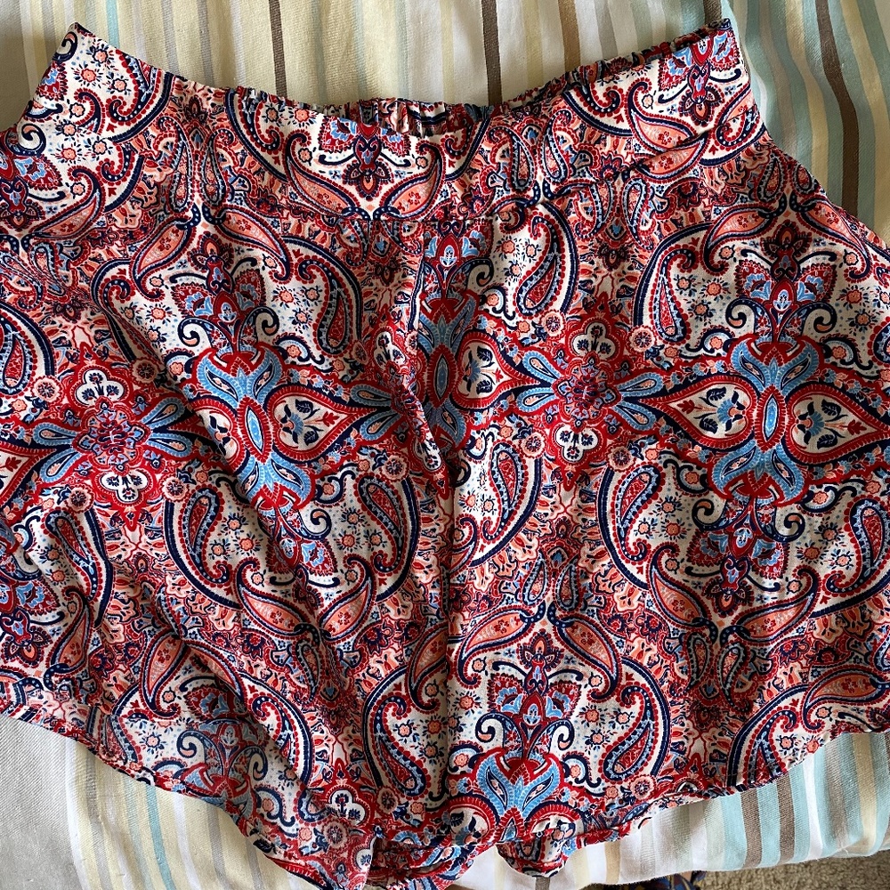 floral shorts
